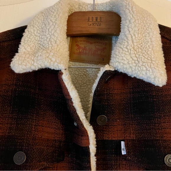 Levi’s men’s small plaid wool and sherpa trucker jacket. - Picture 5 of 5